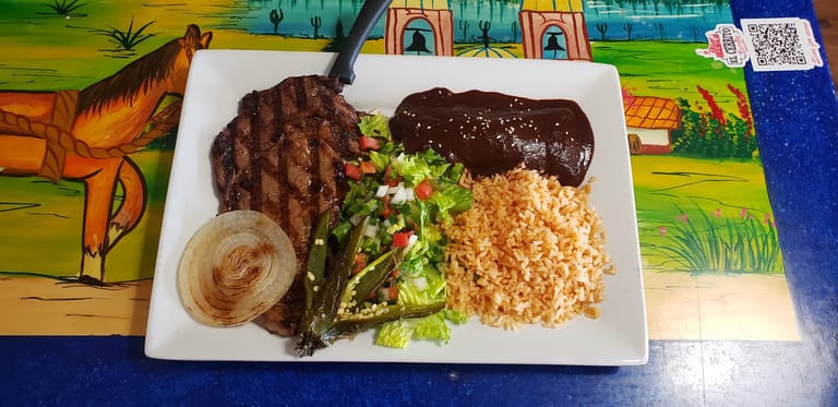 El Cerrito Family Restaurant atmosphere and seating