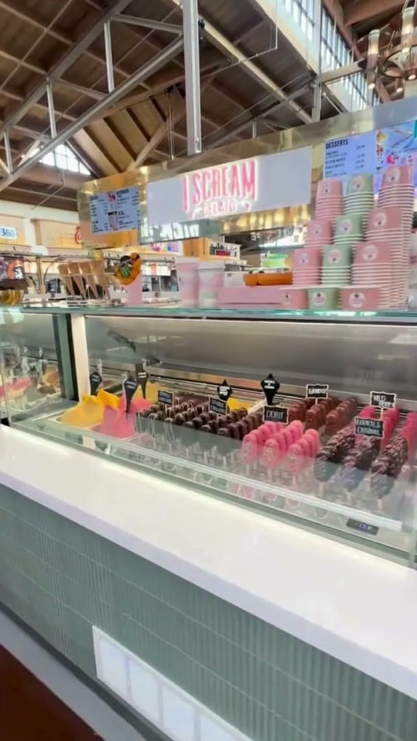 Interior view of I Scream Gelato - Lone Tree