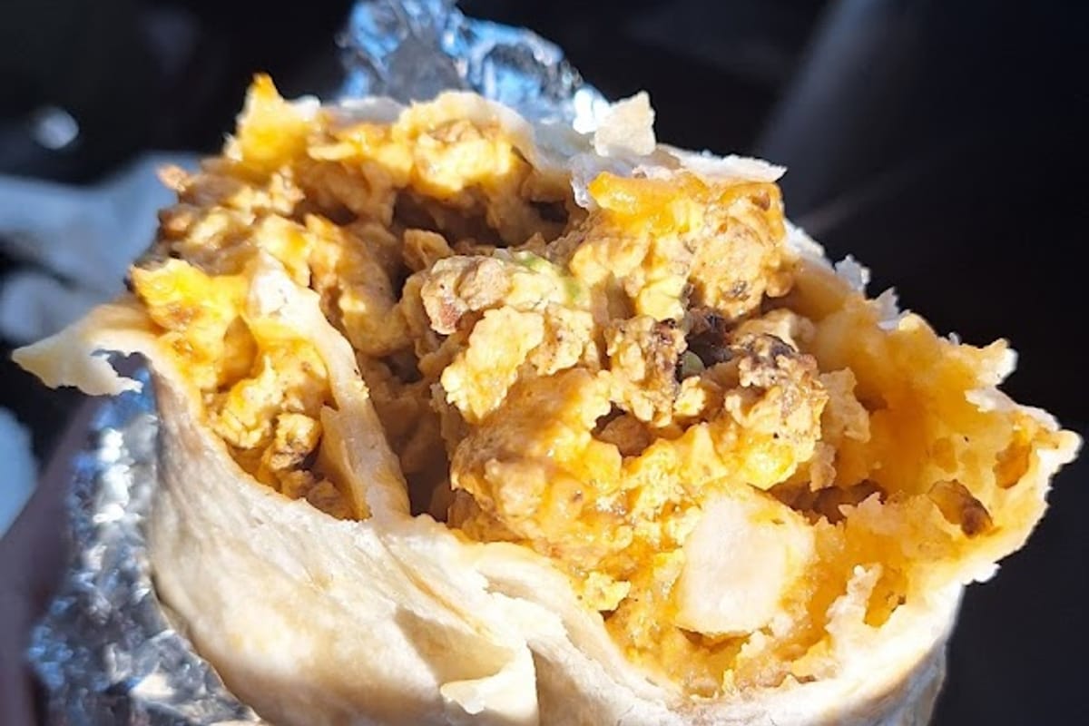 El Poblano Mexican Eats atmosphere and seating