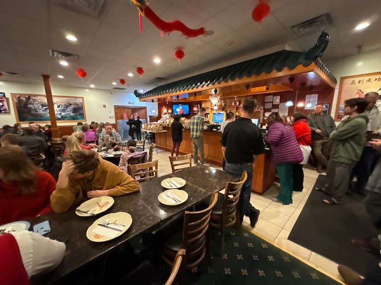 Tasty House Chinese Restaurant atmosphere and seating
