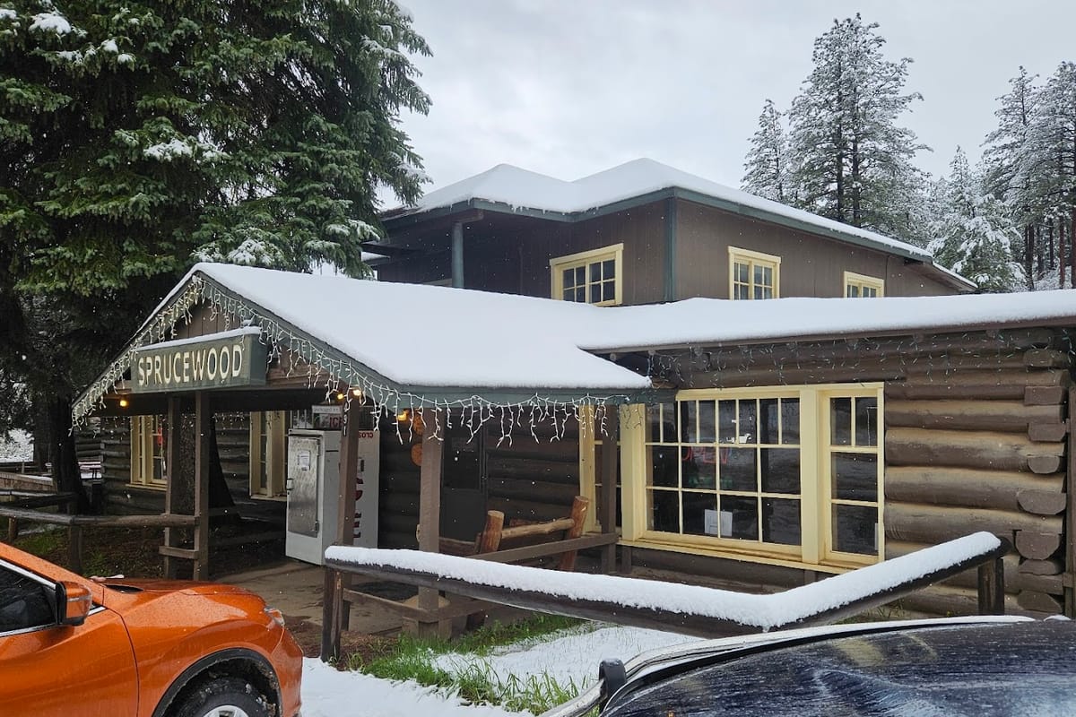 Sprucewood Inn Restaurant atmosphere and seating