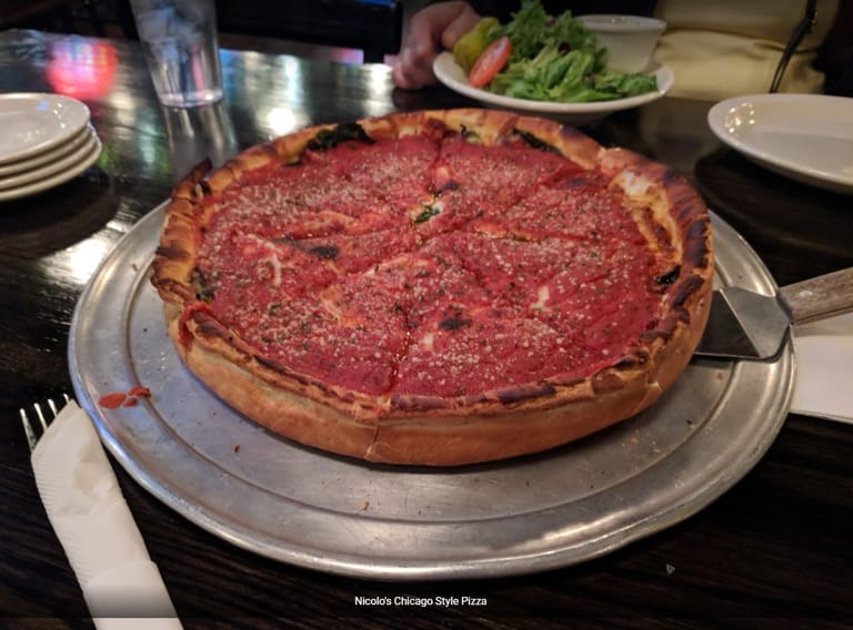 Nicolo's Chicago Style Pizza atmosphere and seating
