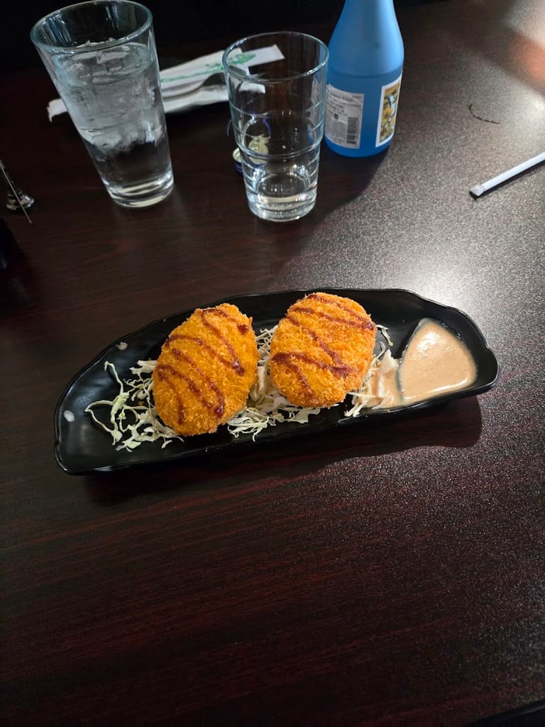 Hiratori Hibachi Express Ramen Yakitori dining area