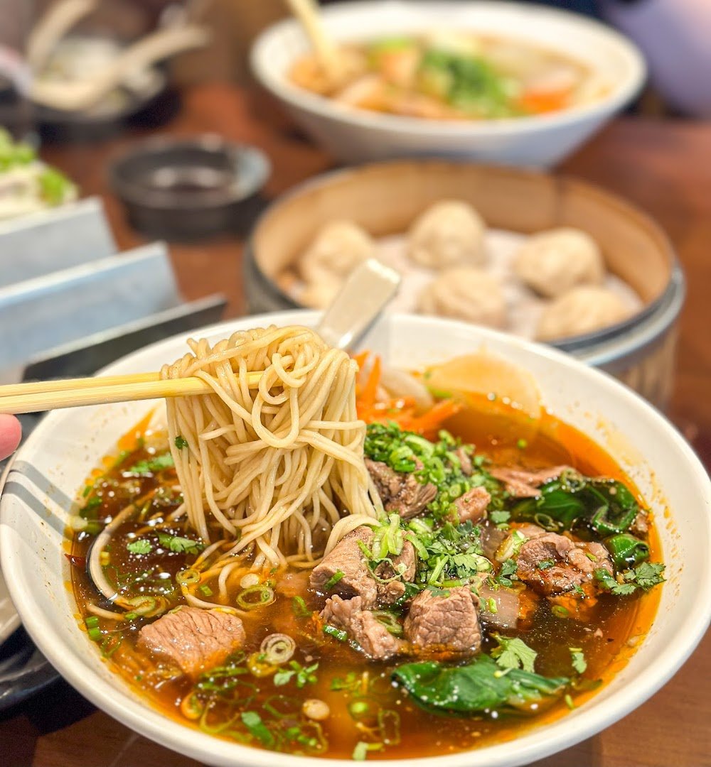 Yu's Noodle Shop atmosphere and seating