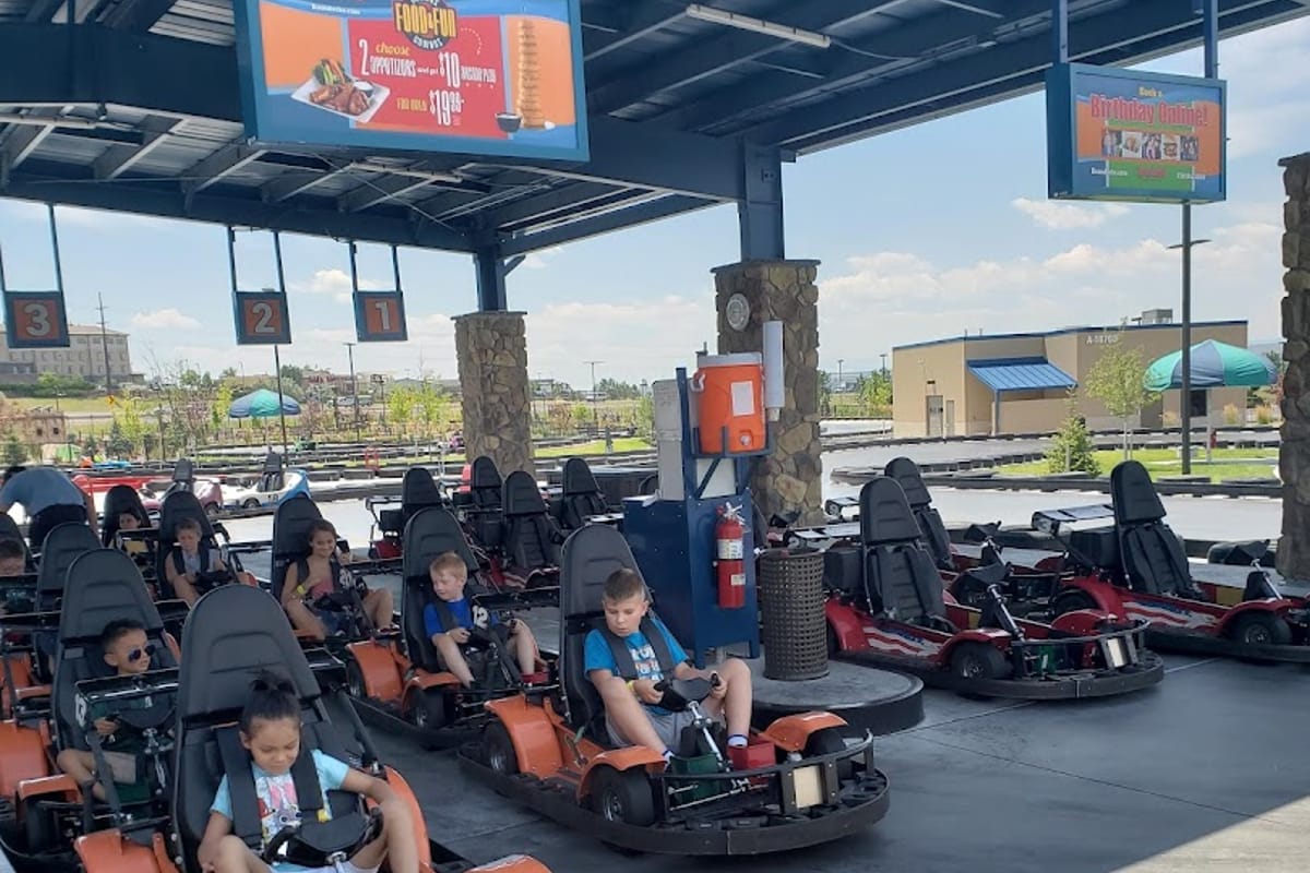 Boondocks Food and Fun - Parker atmosphere and seating