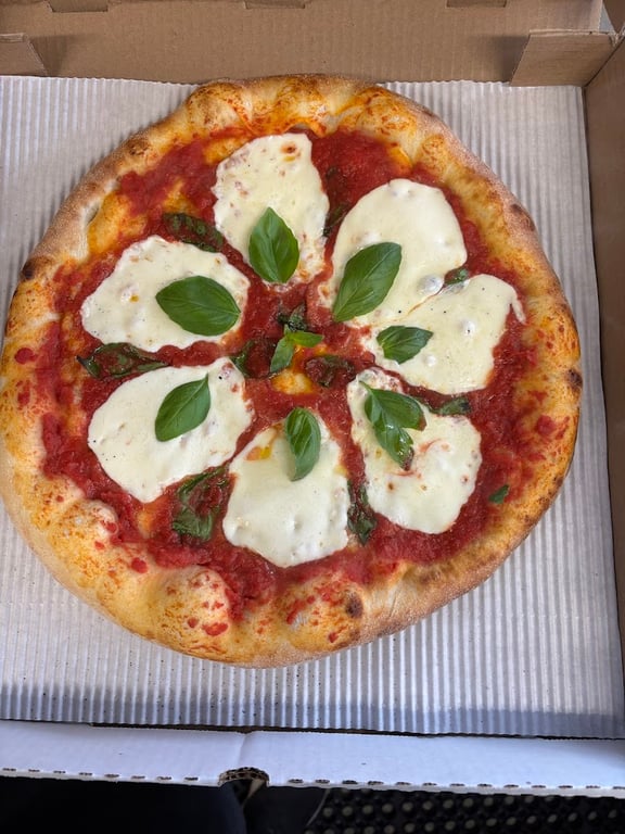 On A Lark Pizza Co.