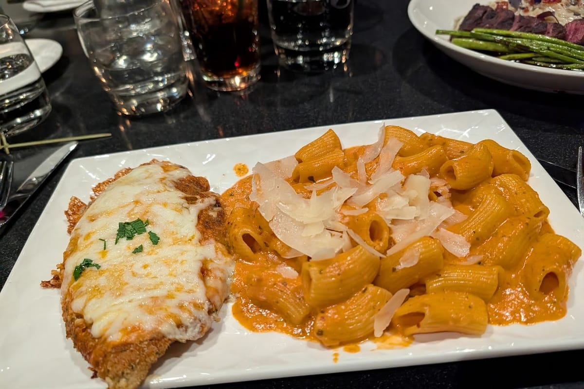 Ovest Via Ristorante atmosphere and seating