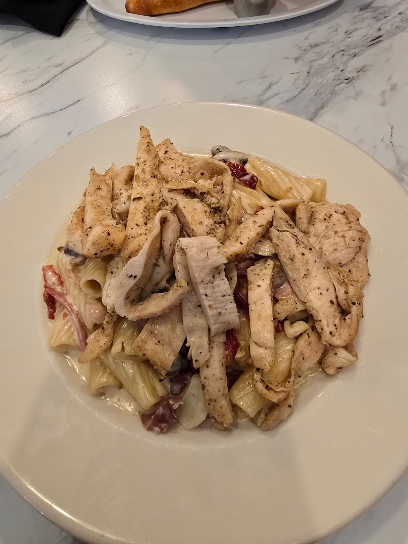 Portofino Pizza and Pasta featured offerings