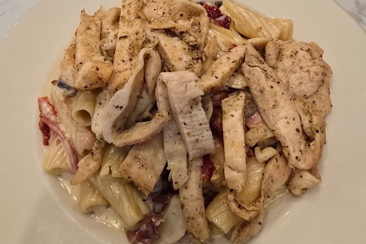 Portofino Pizza and Pasta featured offerings