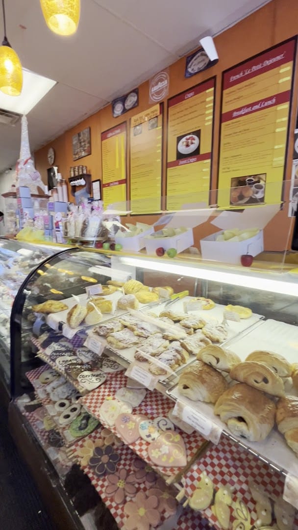 Interior view of La Baguette De Normandy
