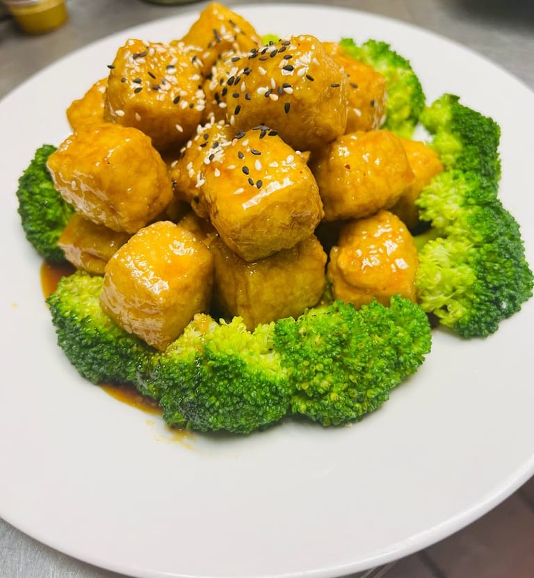 Johnny's Asian Bistro atmosphere and seating