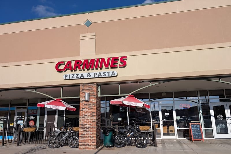 Carmines Pizza & Pasta restaurant in Lone Tree, Colorado