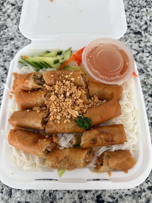 Pho 5 exterior entrance