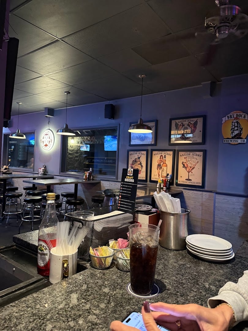 20 Mile Tap House dining area
