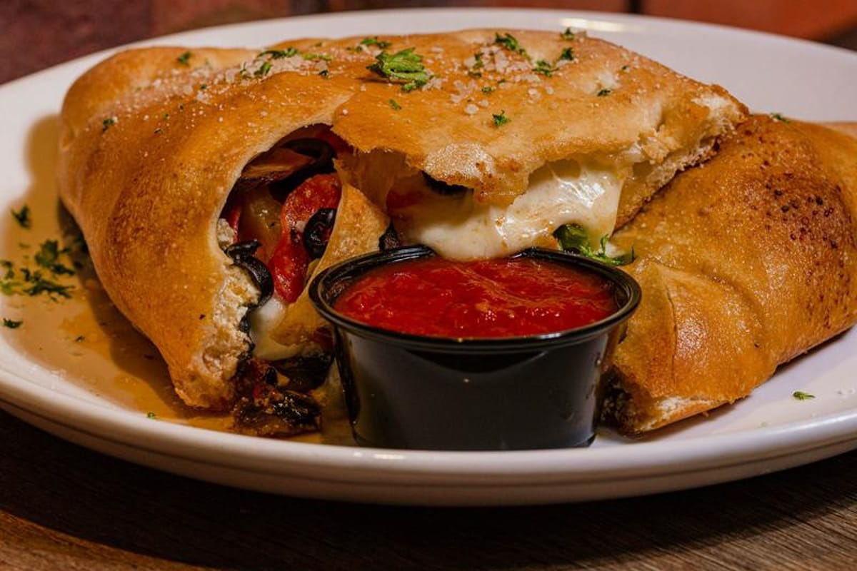 Colonna's Pizza featured offerings