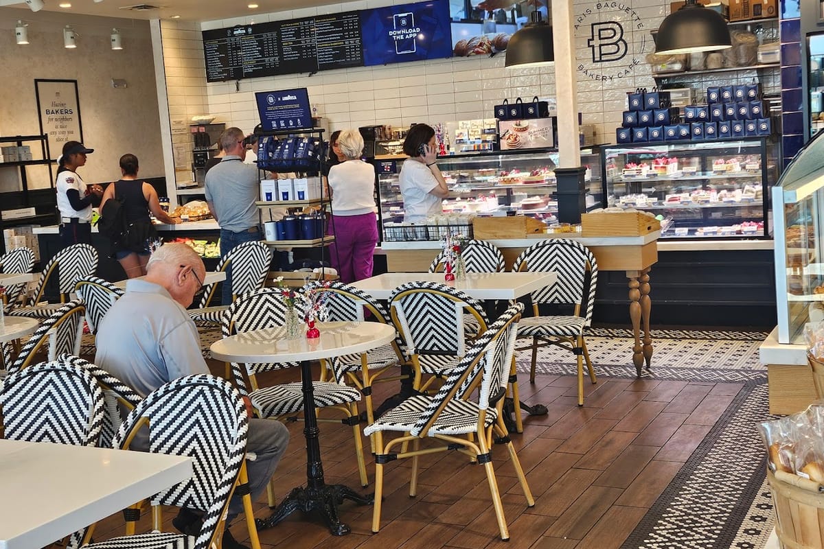 Paris Baguette exterior entrance
