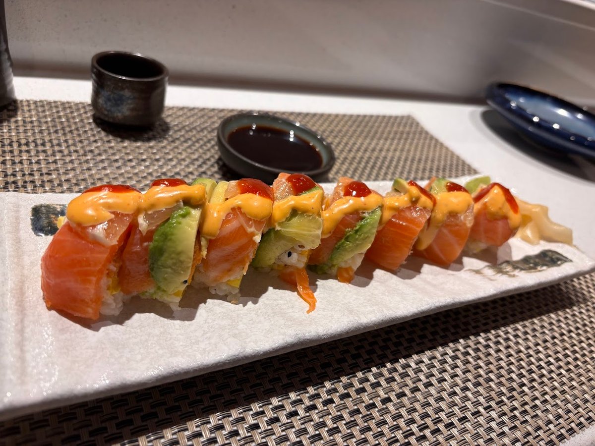 Ito Sushi Asian Bistro atmosphere and seating