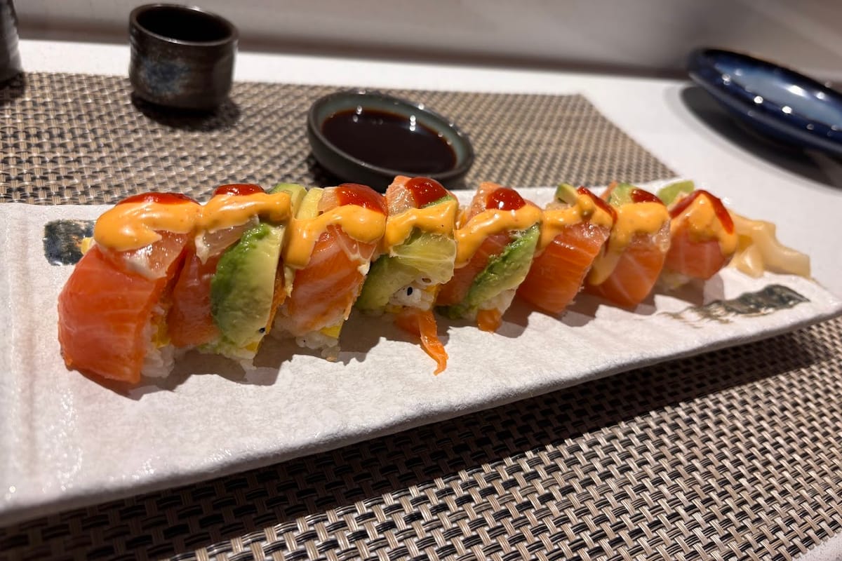 Ito Sushi Asian Bistro atmosphere and seating