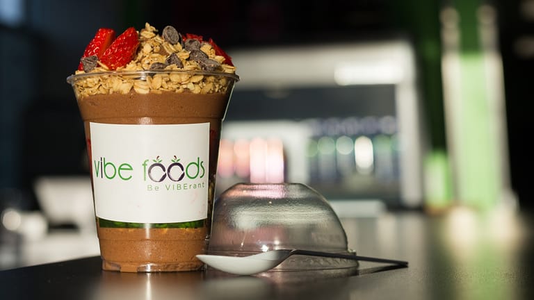 Vibe Foods Superfood Bar atmosphere and seating