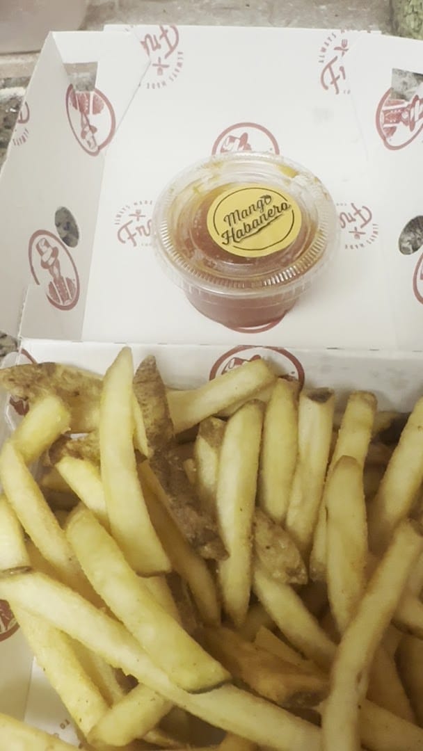 Interior view of Slim Chickens
