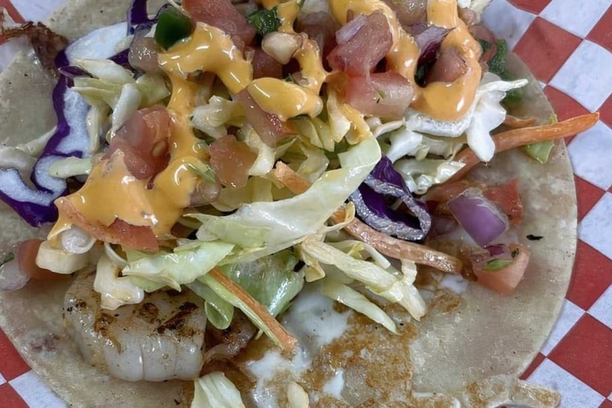 Tacos por Dias dining area