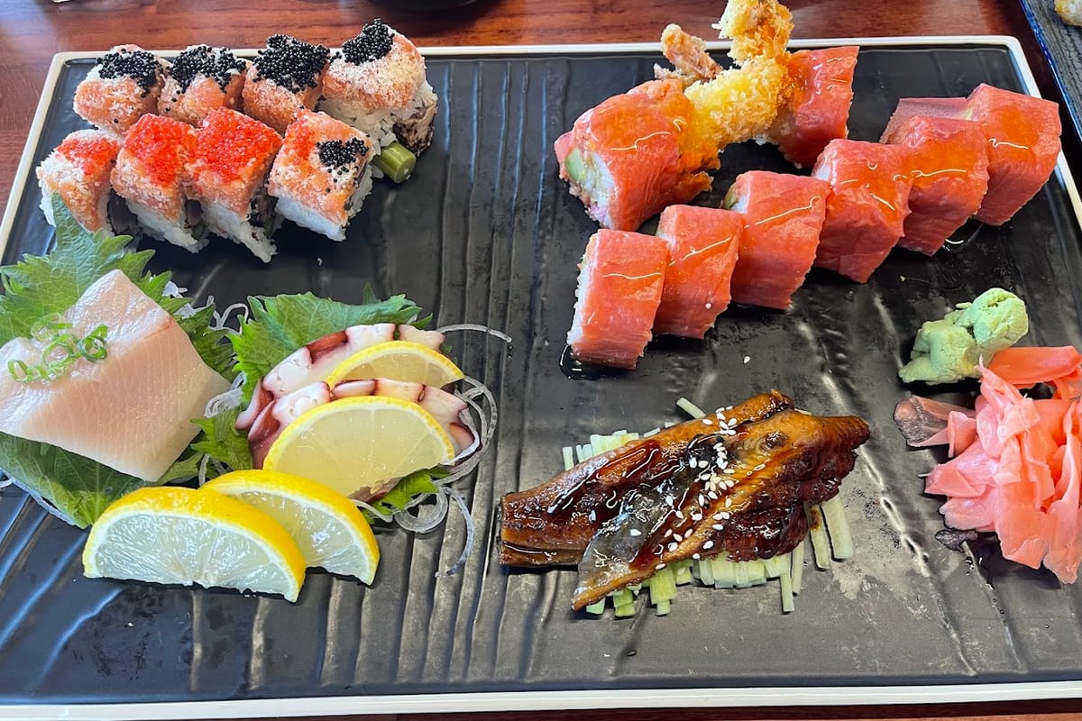 Uni Sushi dining area