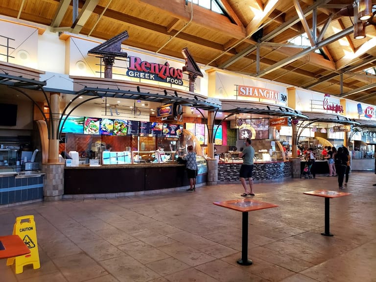 Renzios Greek Food atmosphere and seating