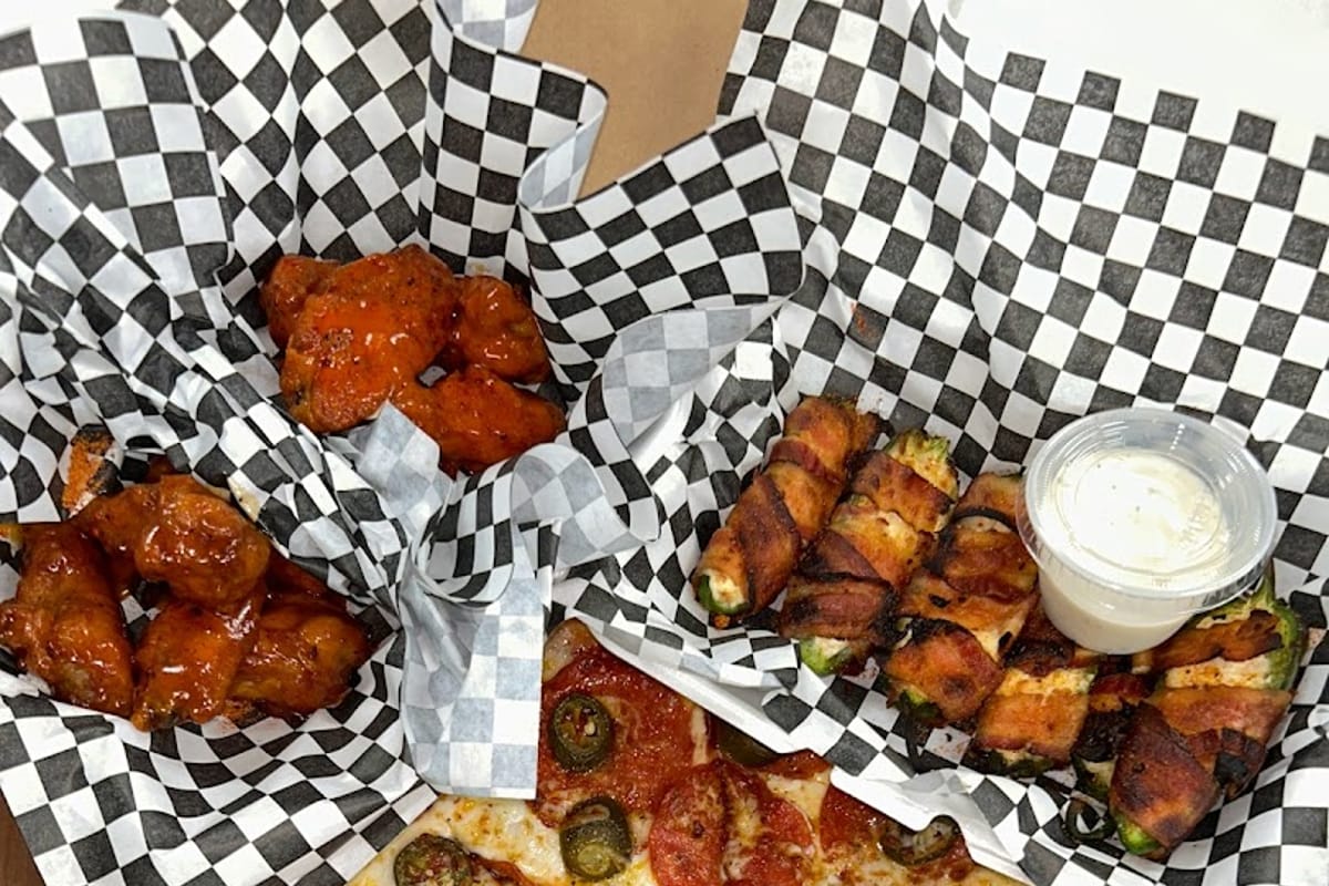 Interior view of TNT Pizza and Wings