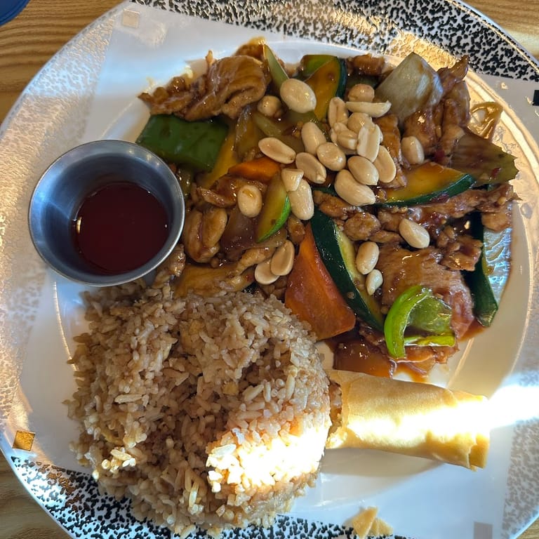 China Cafe atmosphere and seating