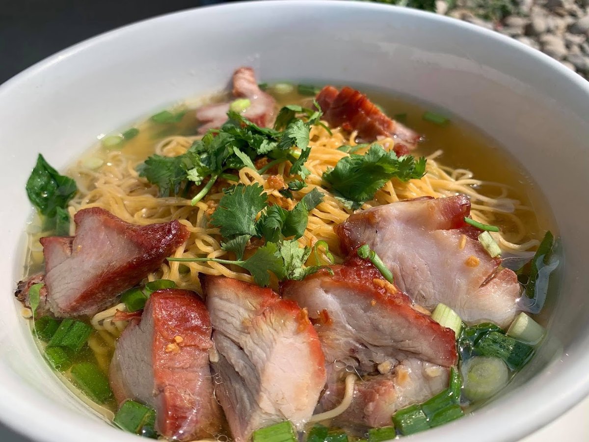 Chang Noi Thai Cuisine atmosphere and seating