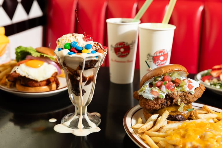 Gunther Toody's Diner featured offerings