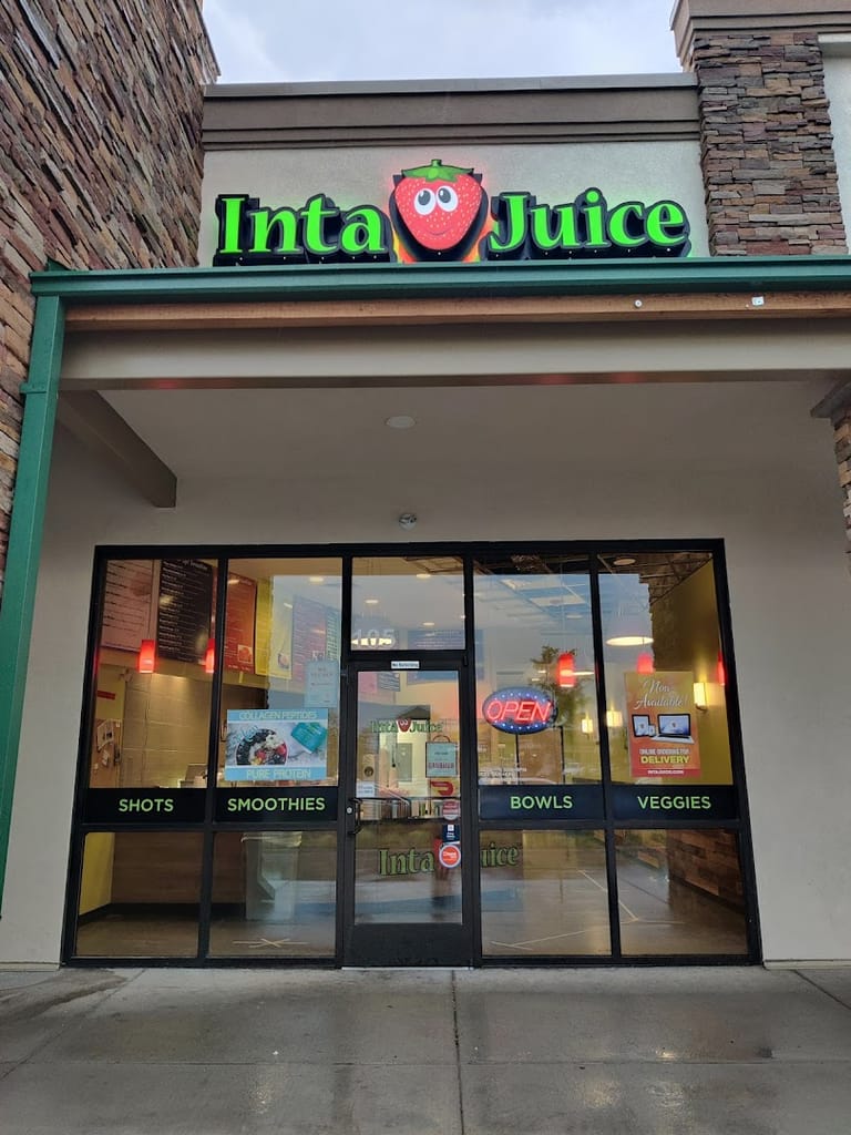 Inta Juice atmosphere and seating
