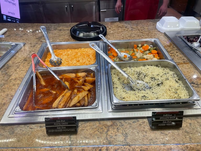 Renzios Greek Food dining area