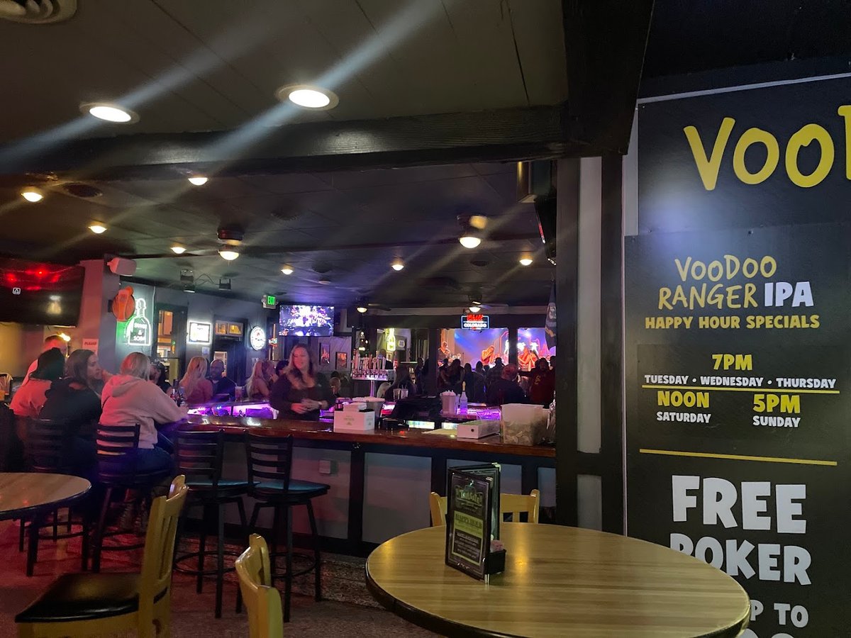 Tailgate Tavern & Grill atmosphere and seating