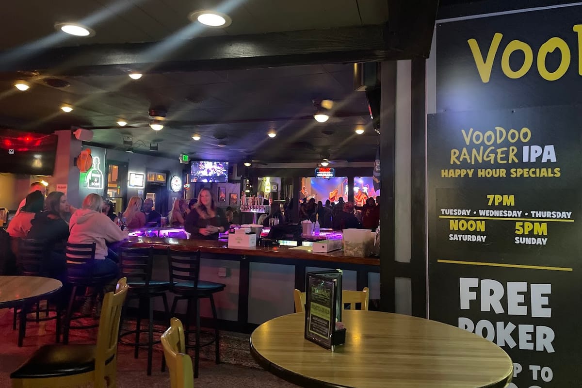 Tailgate Tavern & Grill atmosphere and seating