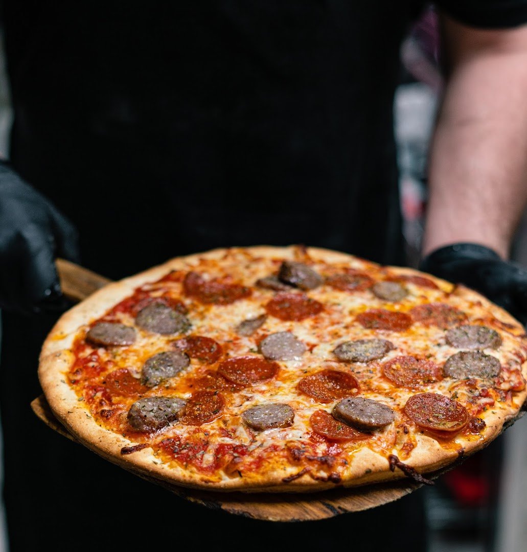 Colonna's Pizza atmosphere and seating
