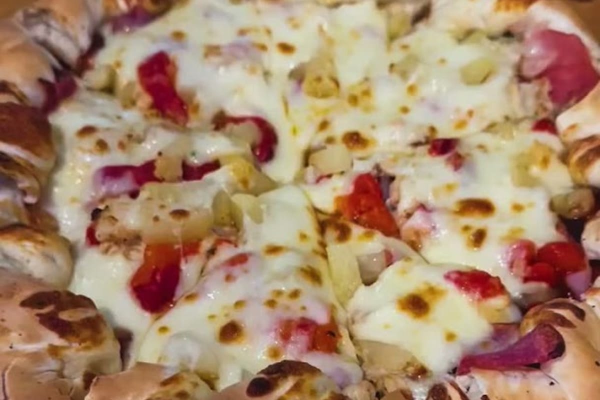 Interior view of Beau Jo's Pizza Lone Tree