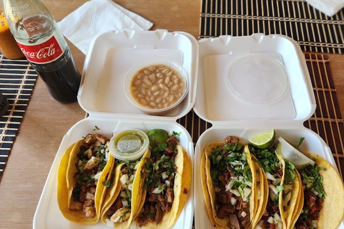 Romo’s Street Tacos dining area