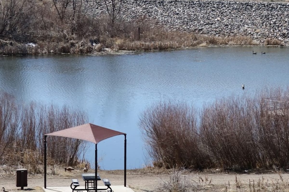Spring Gulch Pond dining area