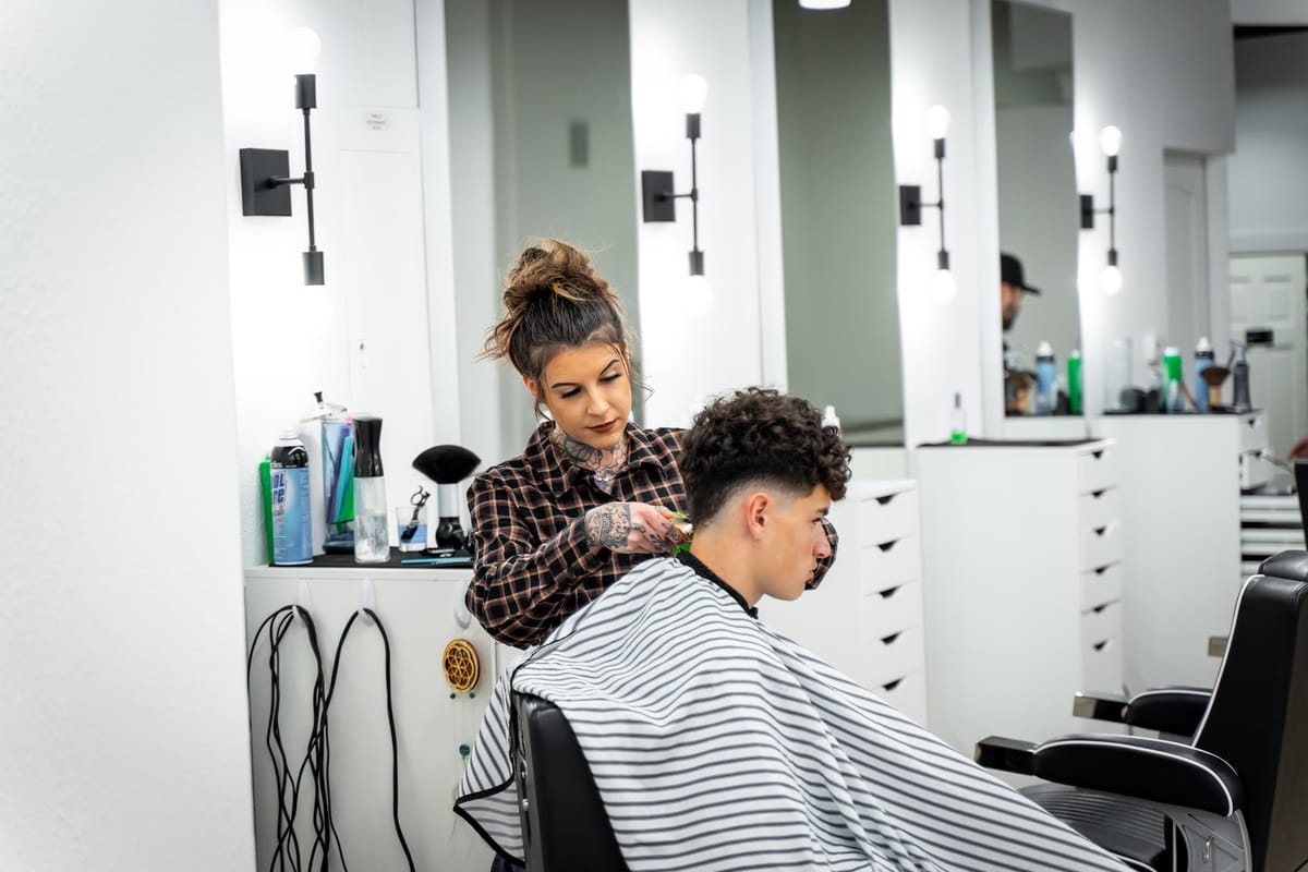 Novo Barbers dining area