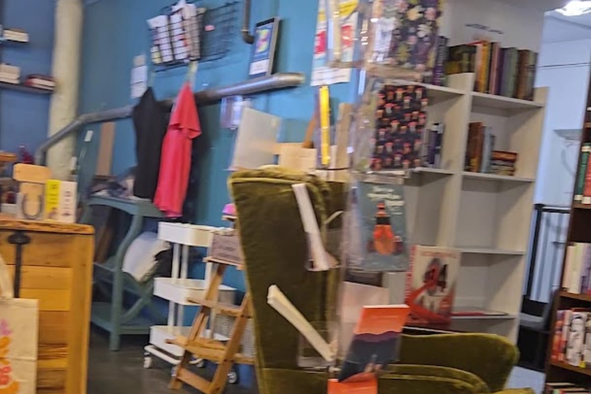 Sudden Fiction Books atmosphere and seating