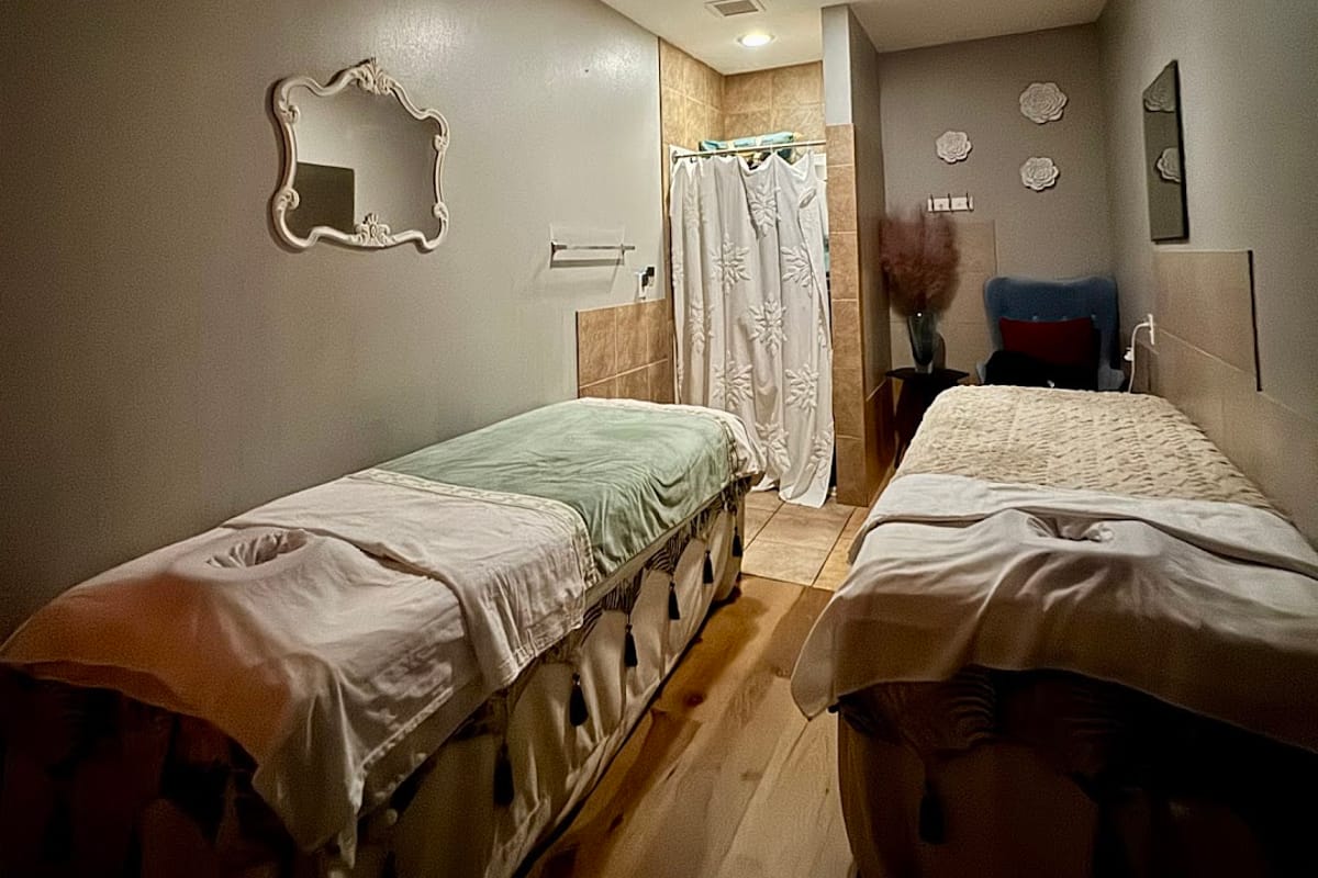 Massage Now atmosphere and seating