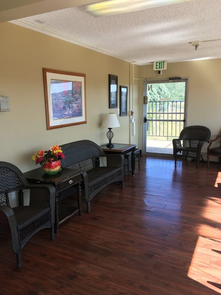 Silver Heights Skilled Nursing and Rehabilitation dining area