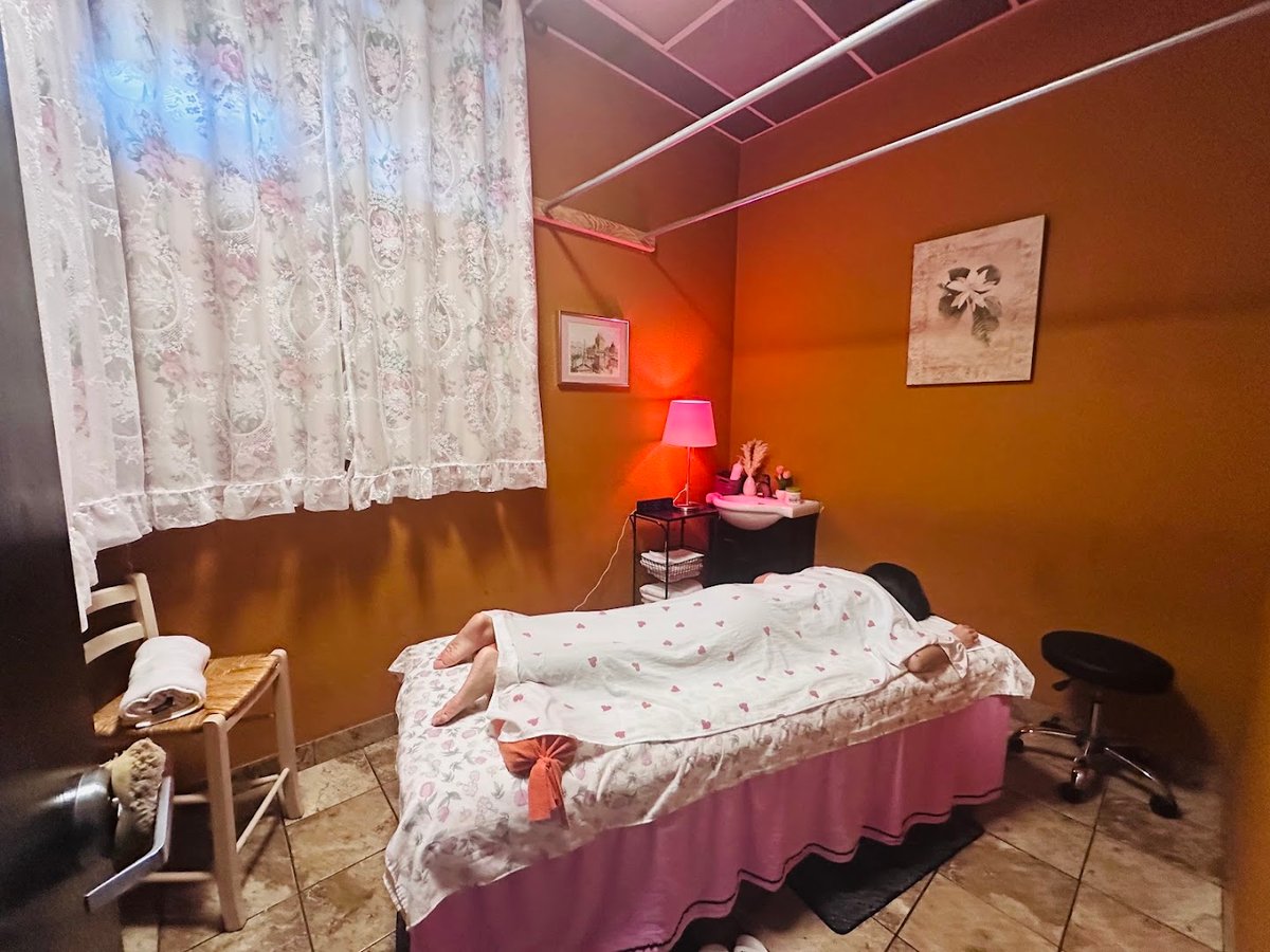 Coco Massage dining area