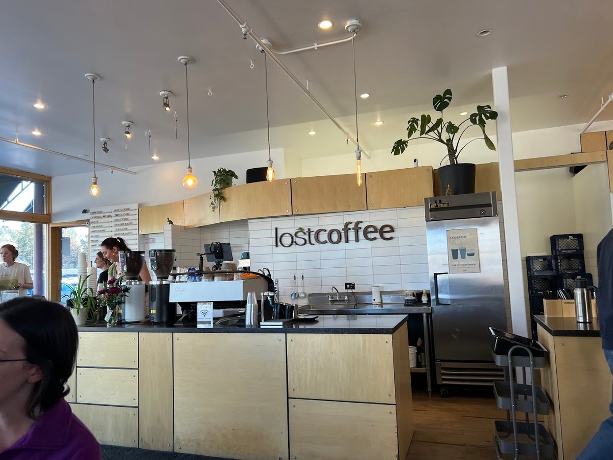 Lost Coffee dining area