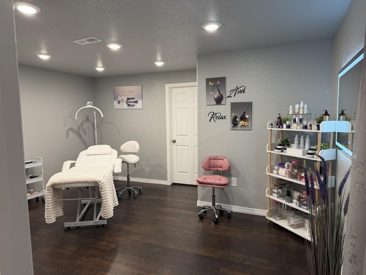 Glow by Summer Esthetics – Facials, Lashes & Waxing salon in Castle Rock, Colorado