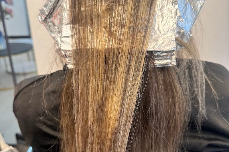 Earth, Wind & Foil salon in Lone Tree, Colorado