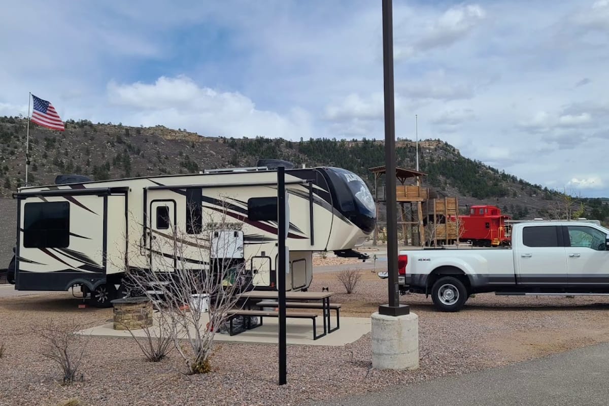 Jellystone Campground exterior entrance