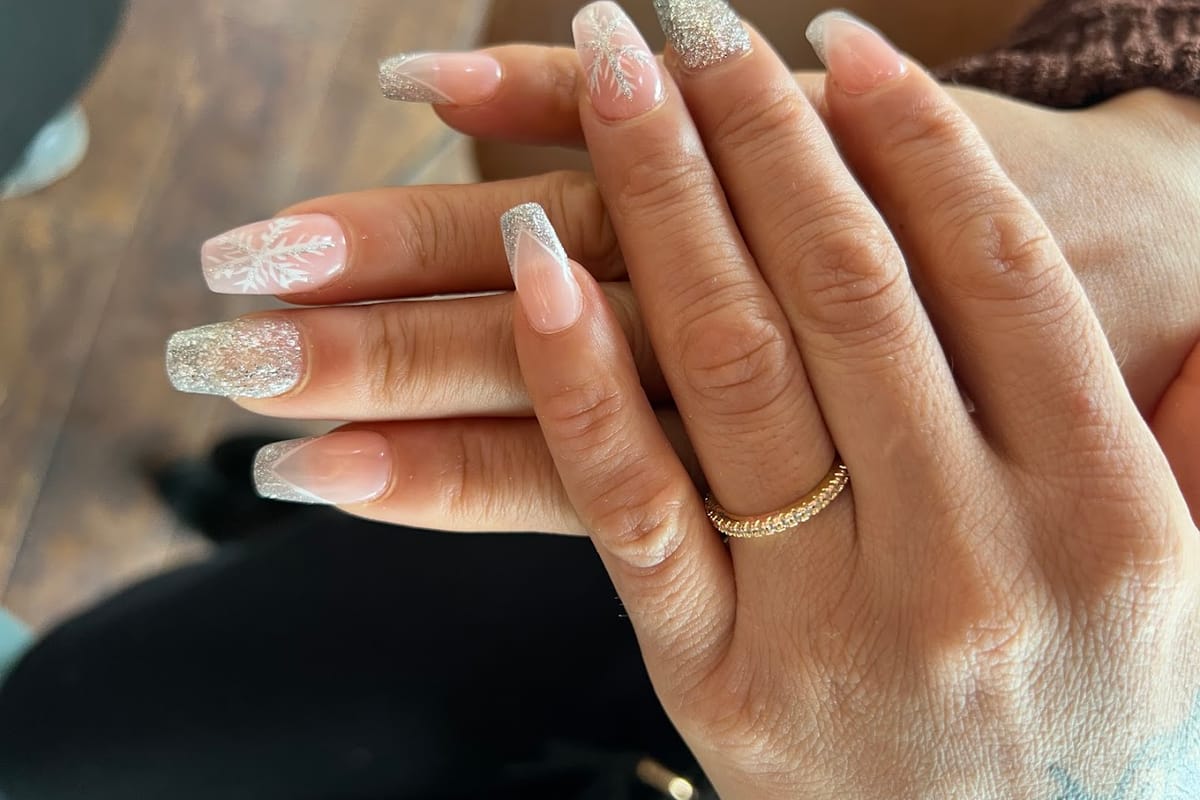 Green Tea Nails dining area
