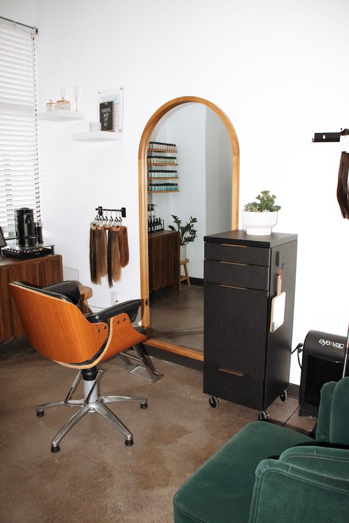 Hair Extensions by Meesha Salon atmosphere and seating